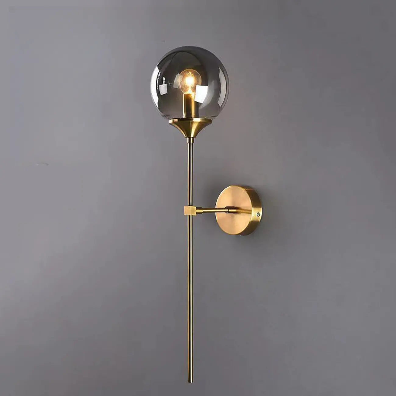 24 Applique moderne in ottone con paralume in vetro