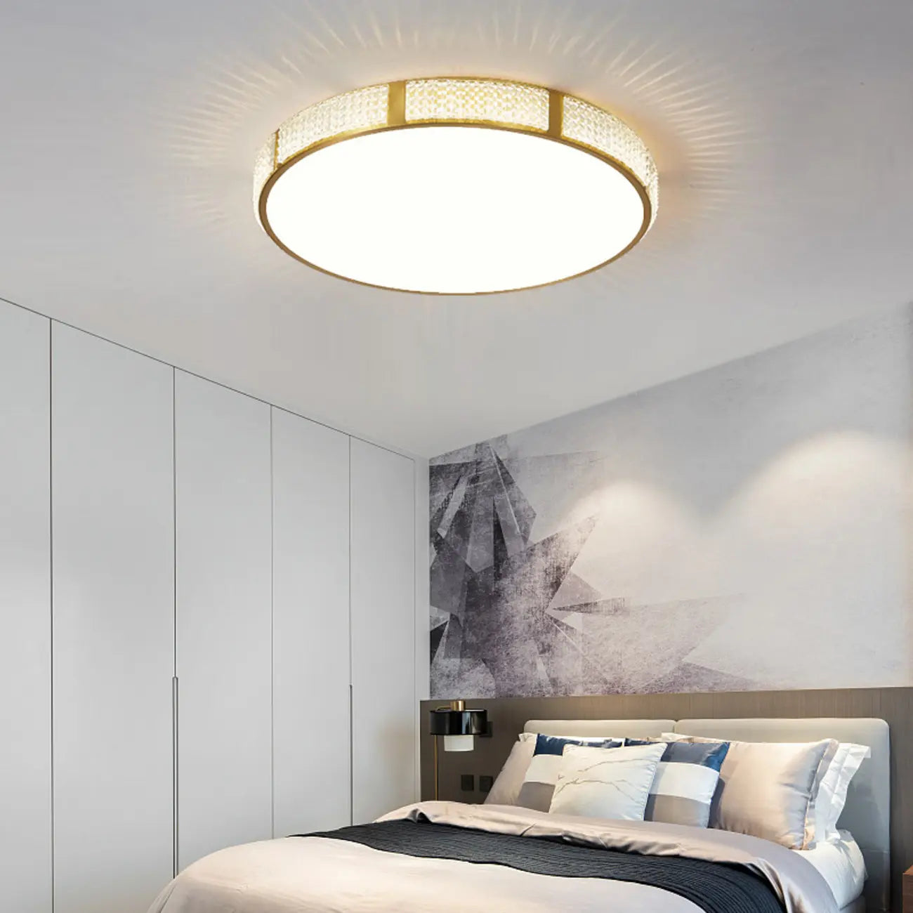 Plafonnier LED rond doré élégant