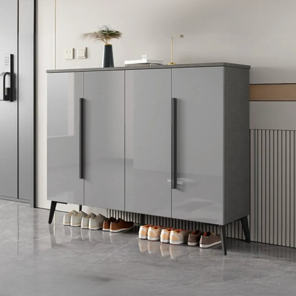 Meuble à chaussures tendance en bois gris et blanc avec plateau d'exposition