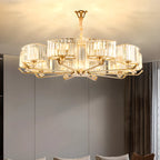 Lustre rond en cristal avec anneau doré glamour