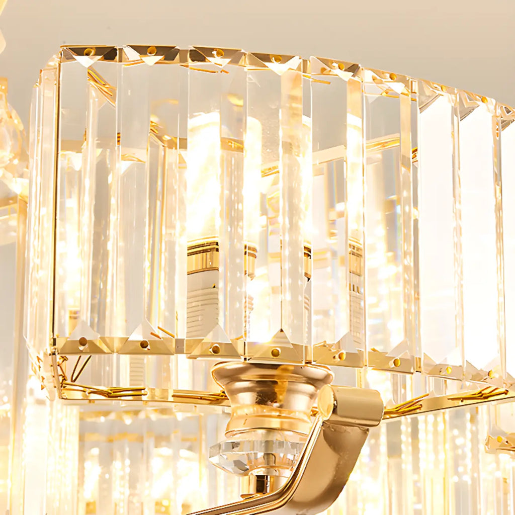 Lustre rond en cristal avec anneau doré glamour