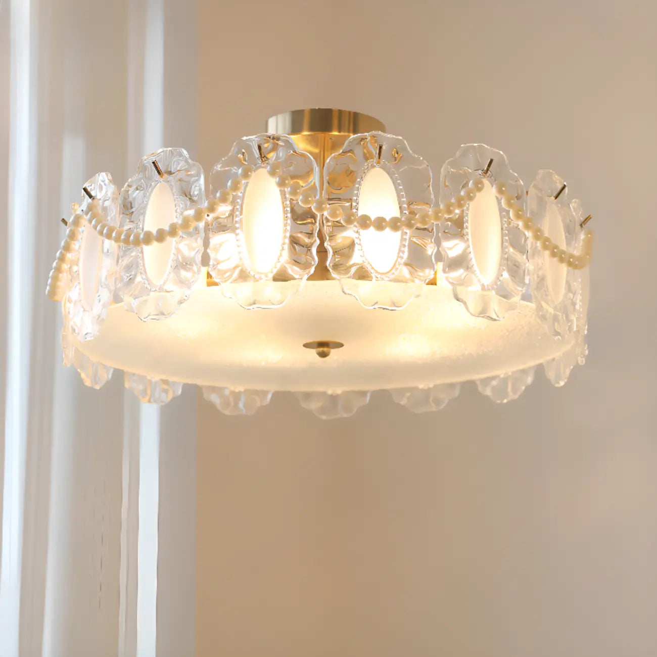 Plafonnier semi-encastré doré élégant en forme de tambour en verre