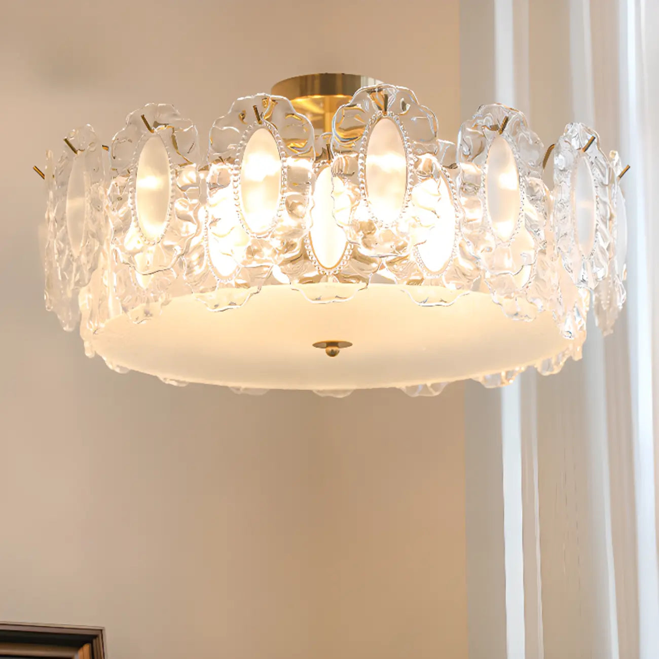 Plafonnier semi-encastré doré élégant en forme de tambour en verre
