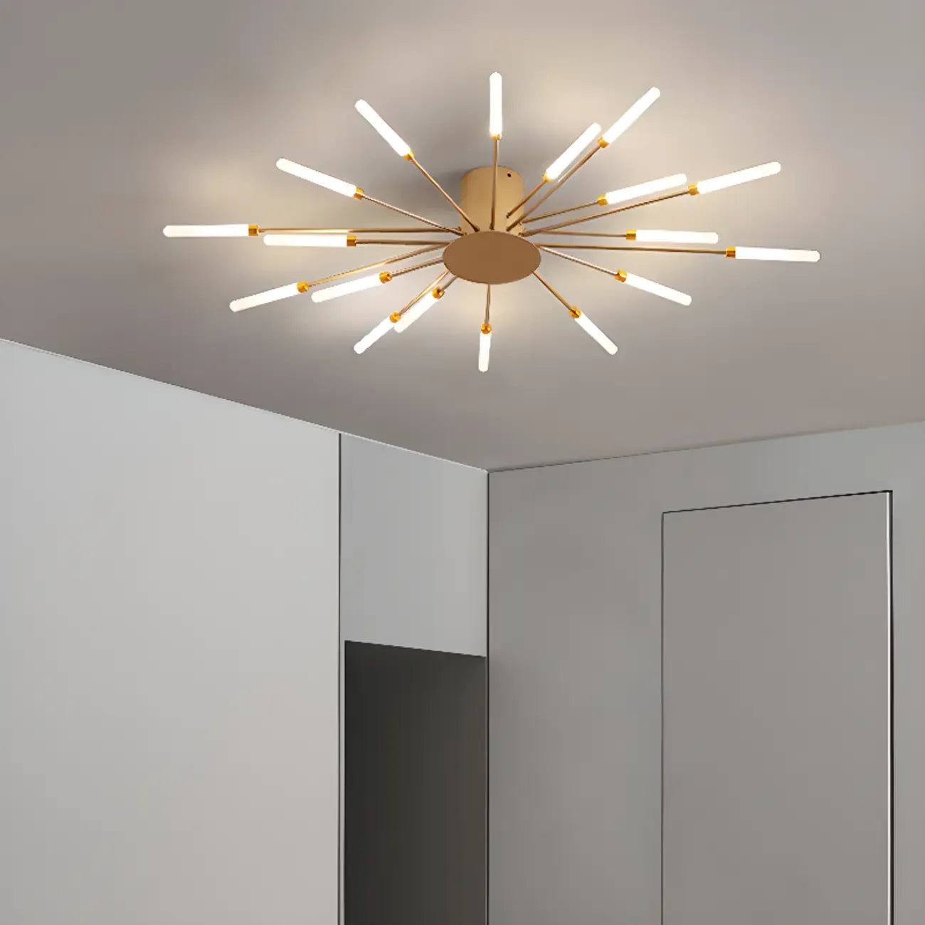 Plafonnier LED moderne doré à effet soleil