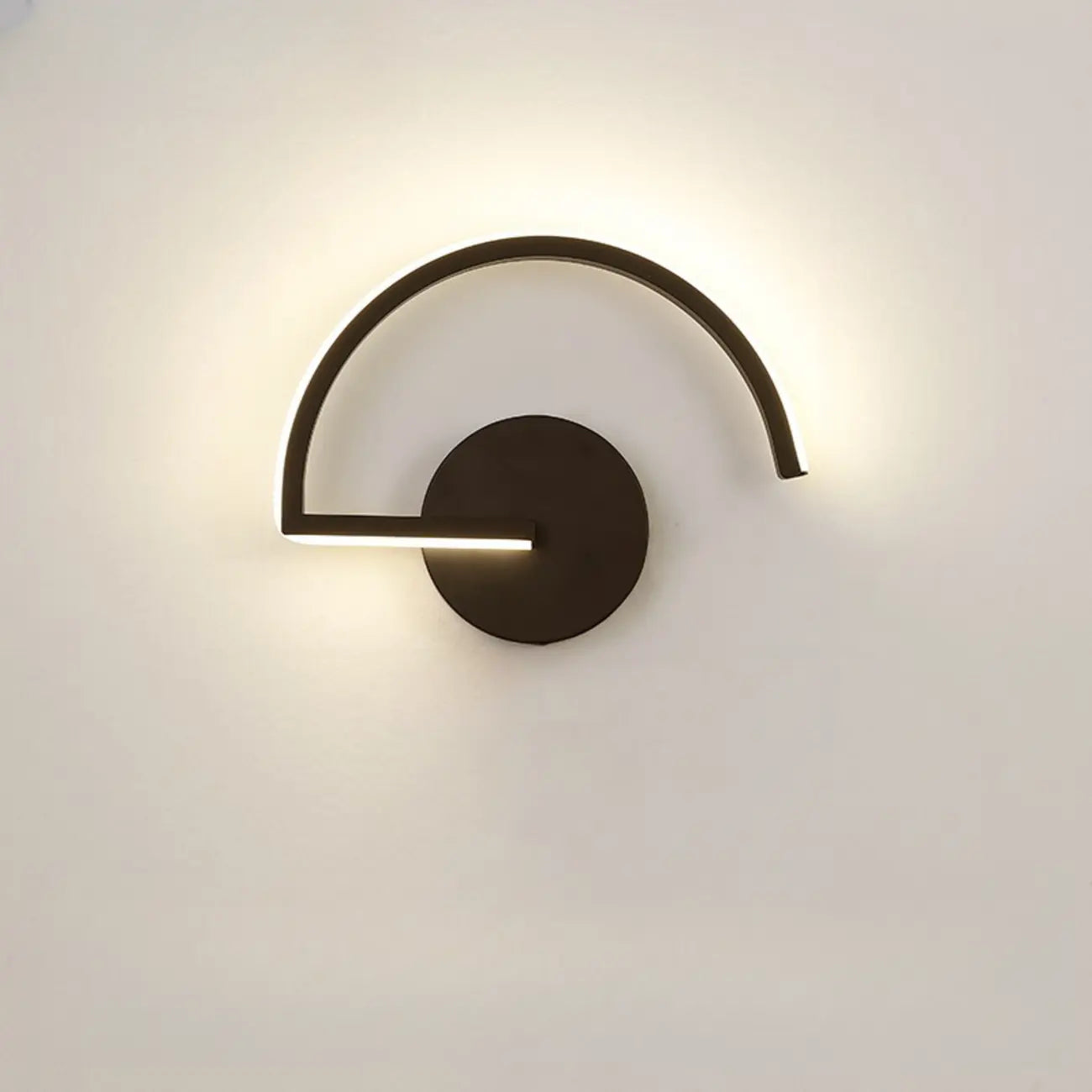 Applique murale LED noire minimaliste d'intérieur avec luminaire linéaire