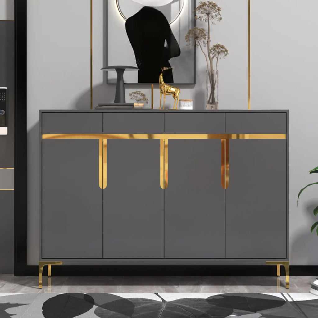 Grand meuble à chaussures en bois avec accents dorés, idéal pour l'entrée