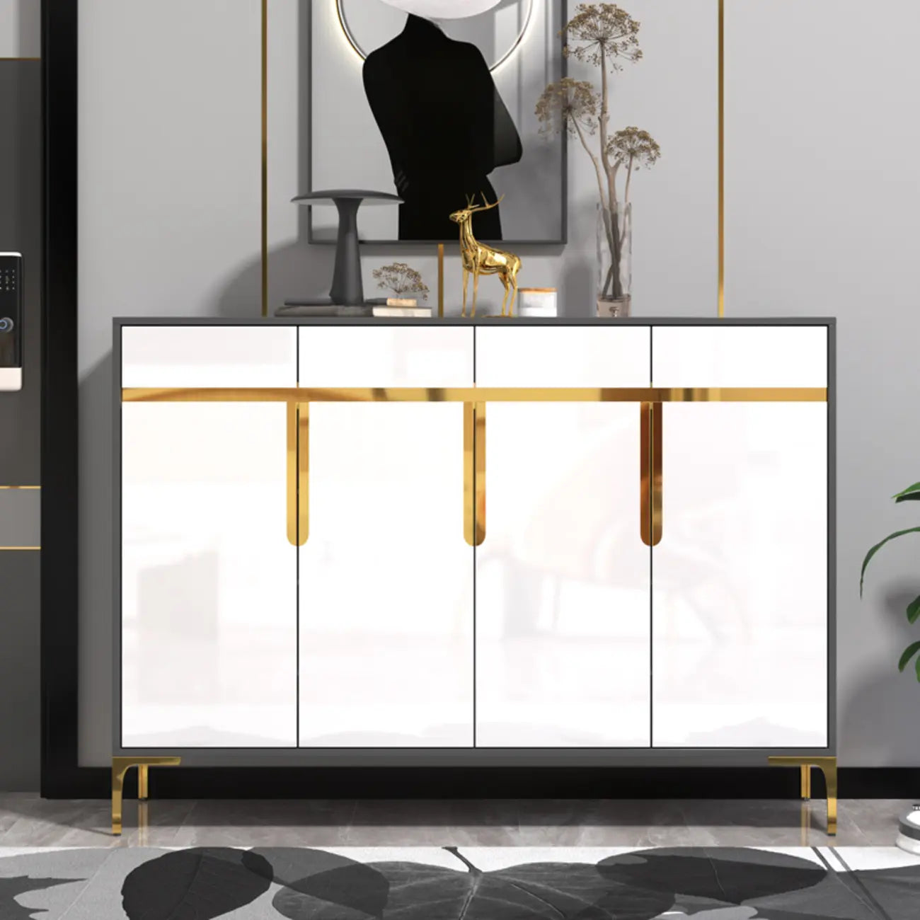 Grand meuble à chaussures en bois avec accents dorés, idéal pour l'entrée