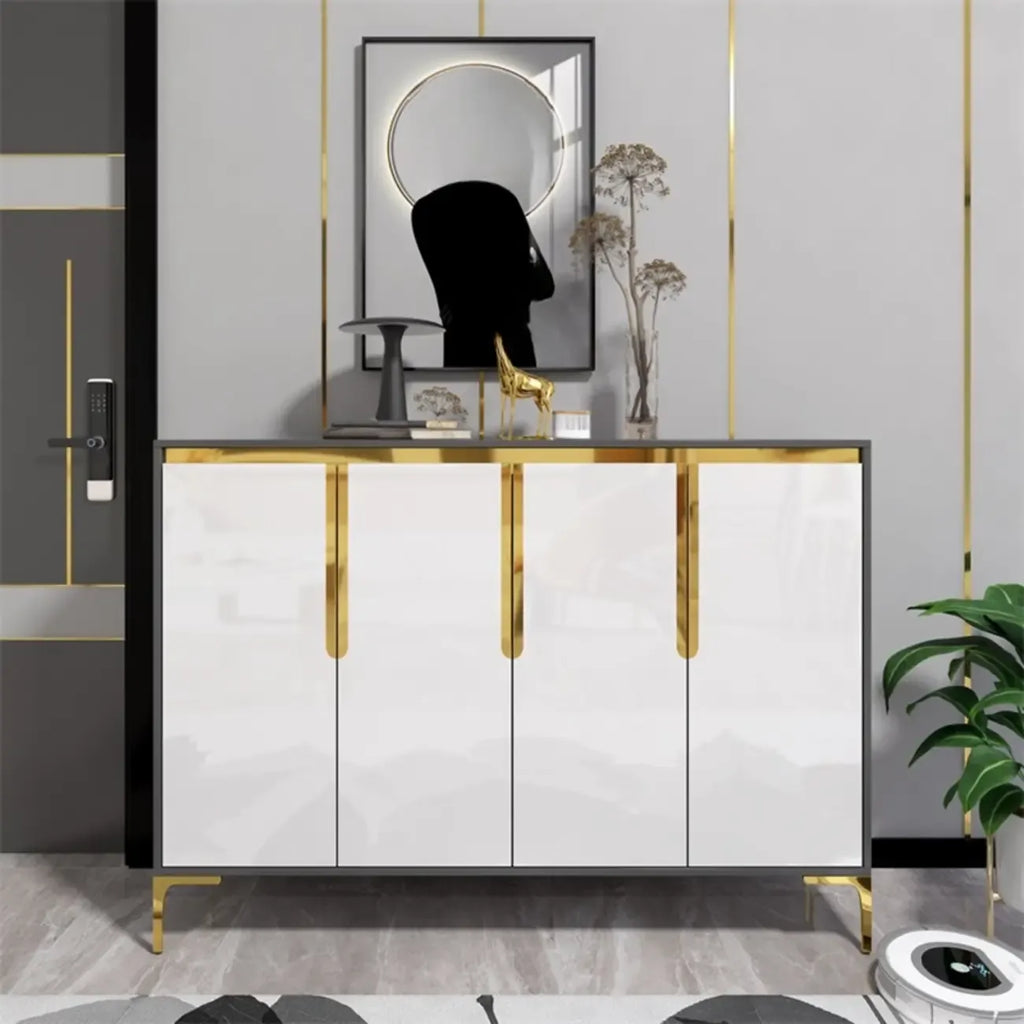 Grand meuble à chaussures en bois avec accents dorés, idéal pour l'entrée