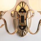 Applique murale blanche à demi-lumière avec abat-jour en verre pour salon