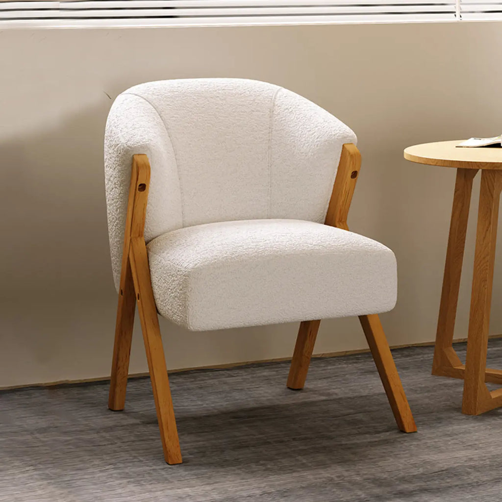Fauteuil d'appoint en tissu gris glamour avec pieds en bois pour salon