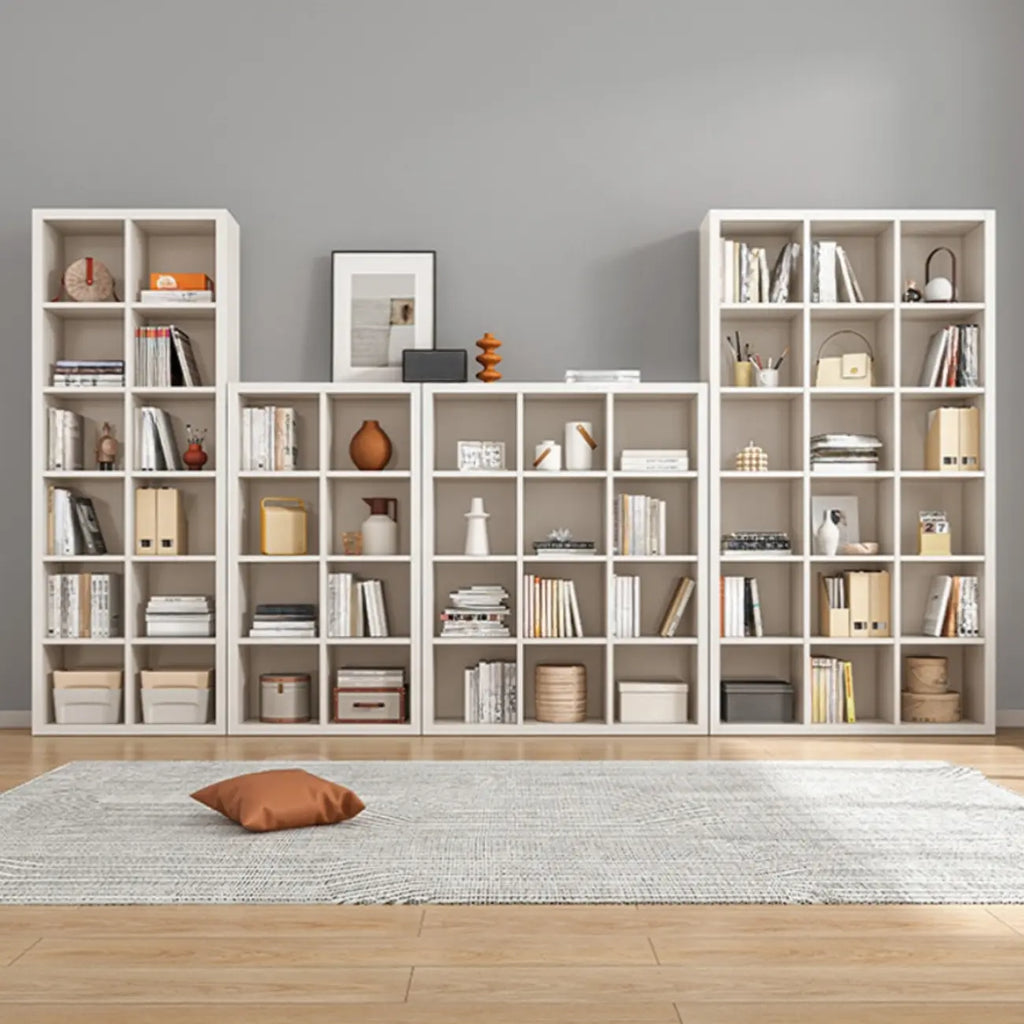 Bibliothèque rectangulaire horizontale en bois naturel à plusieurs cubes