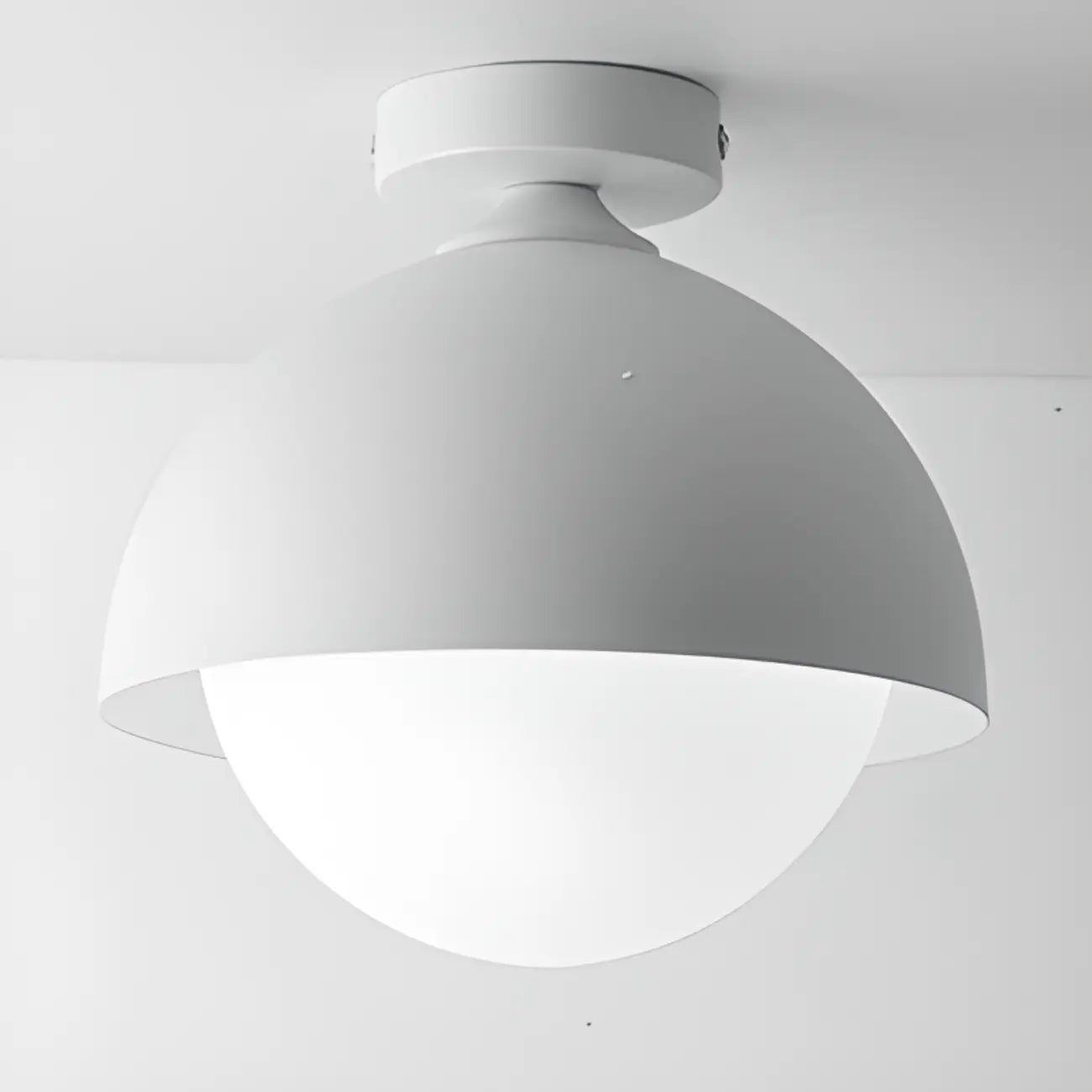 Plafonnier semi-encastré minimaliste à abat-jour mini dôme