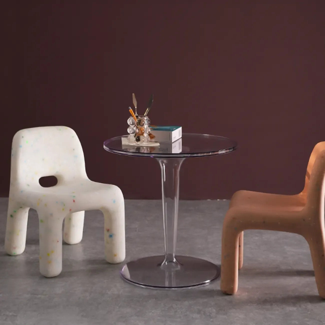 Table d'appoint ronde minimaliste en acrylique fauve