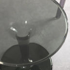 Table d'appoint ronde minimaliste en acrylique fauve
