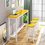 Tables de bar rectangulaires grises en bois et métal avec repose-pieds
