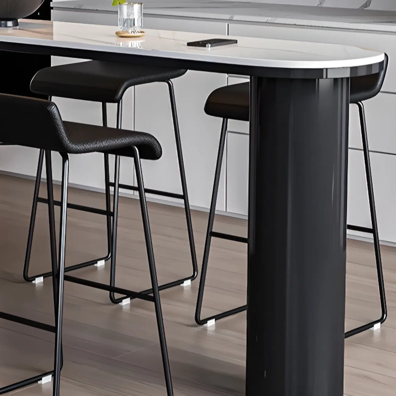 Table de bar ovale contemporaine en marbre blanc pour les repas