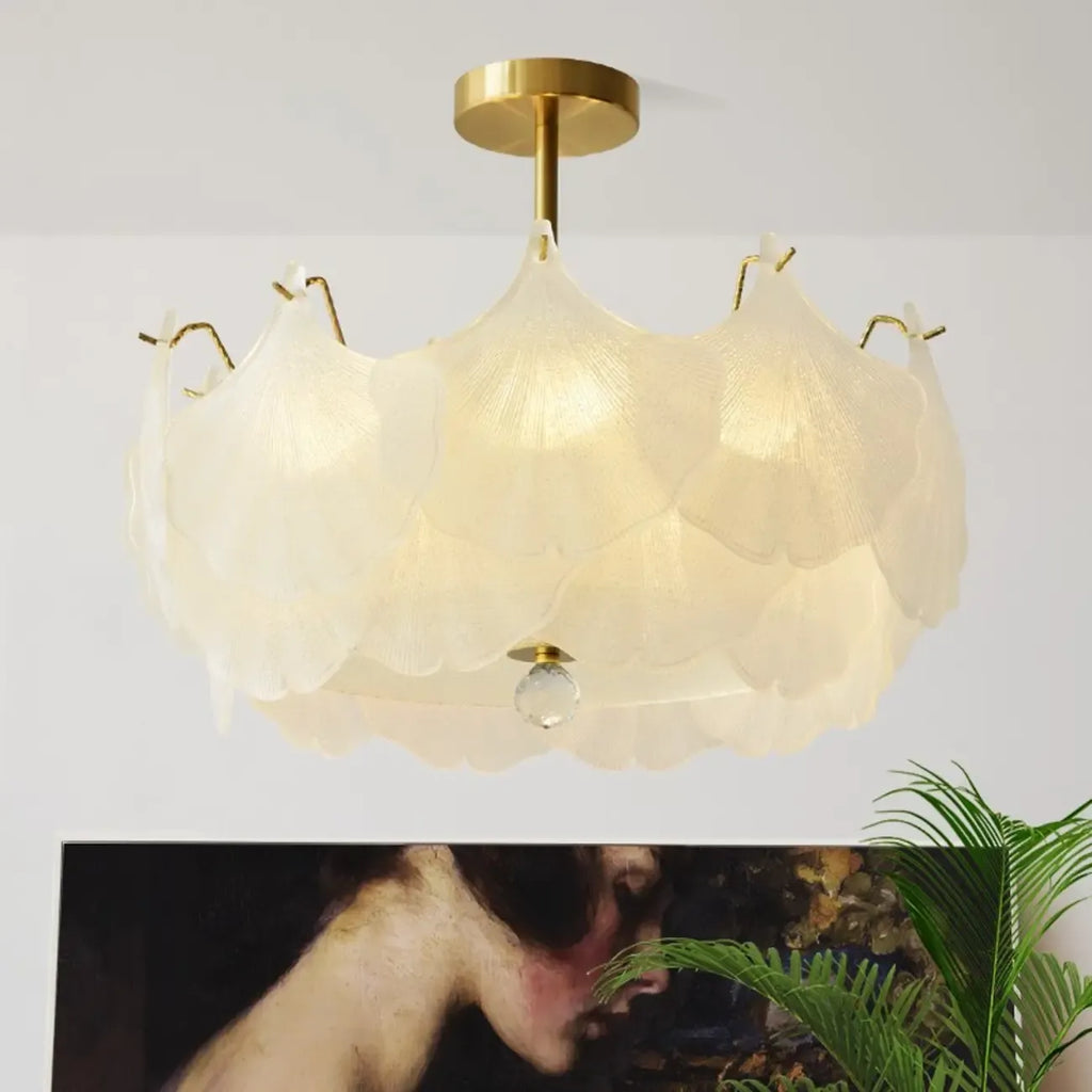 Plafonnier semi-encastré élégant en verre doré à feuilles