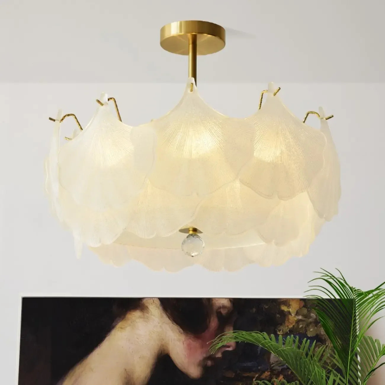 Plafonnier semi-encastré élégant en verre doré à feuilles