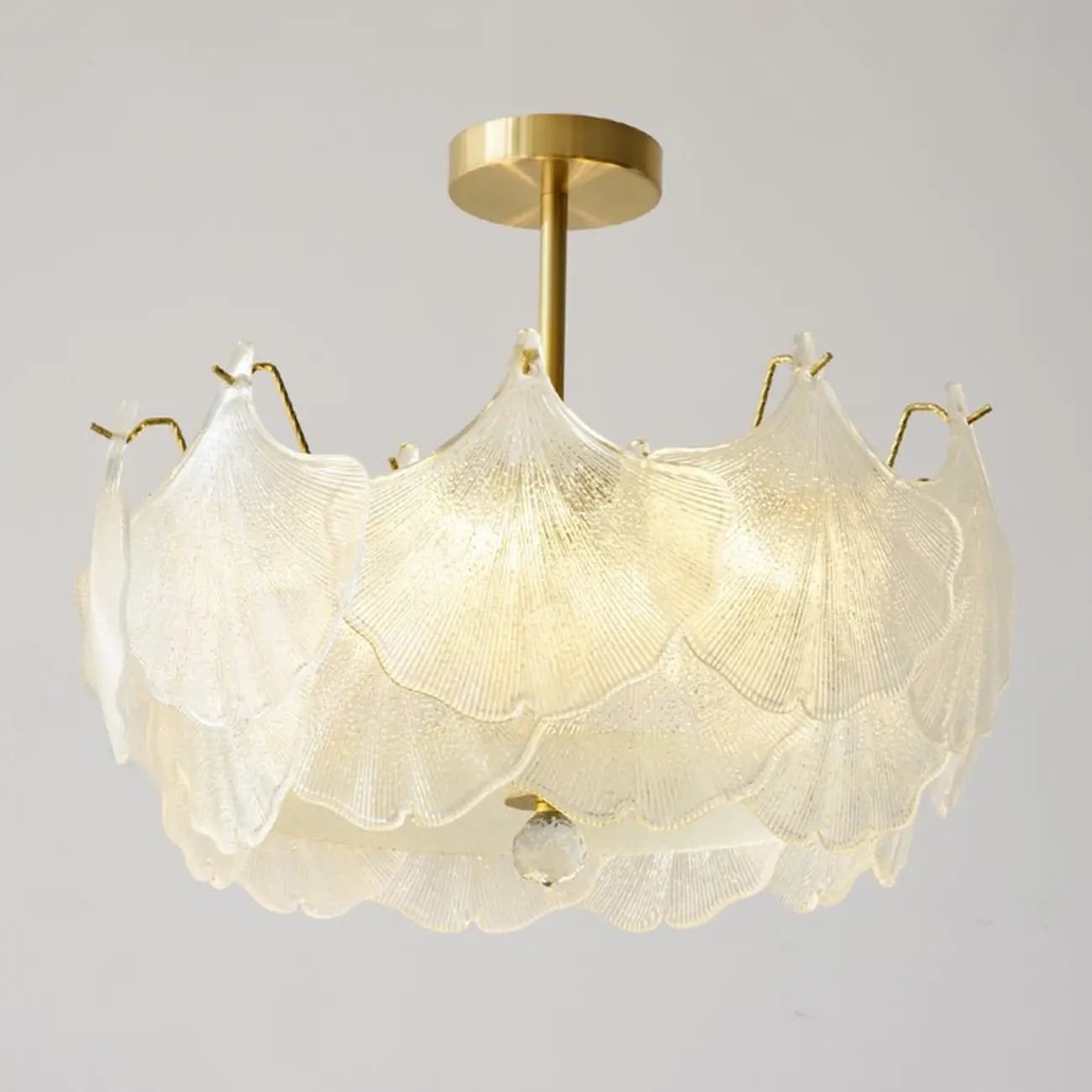 Plafonnier semi-encastré élégant en verre doré à feuilles