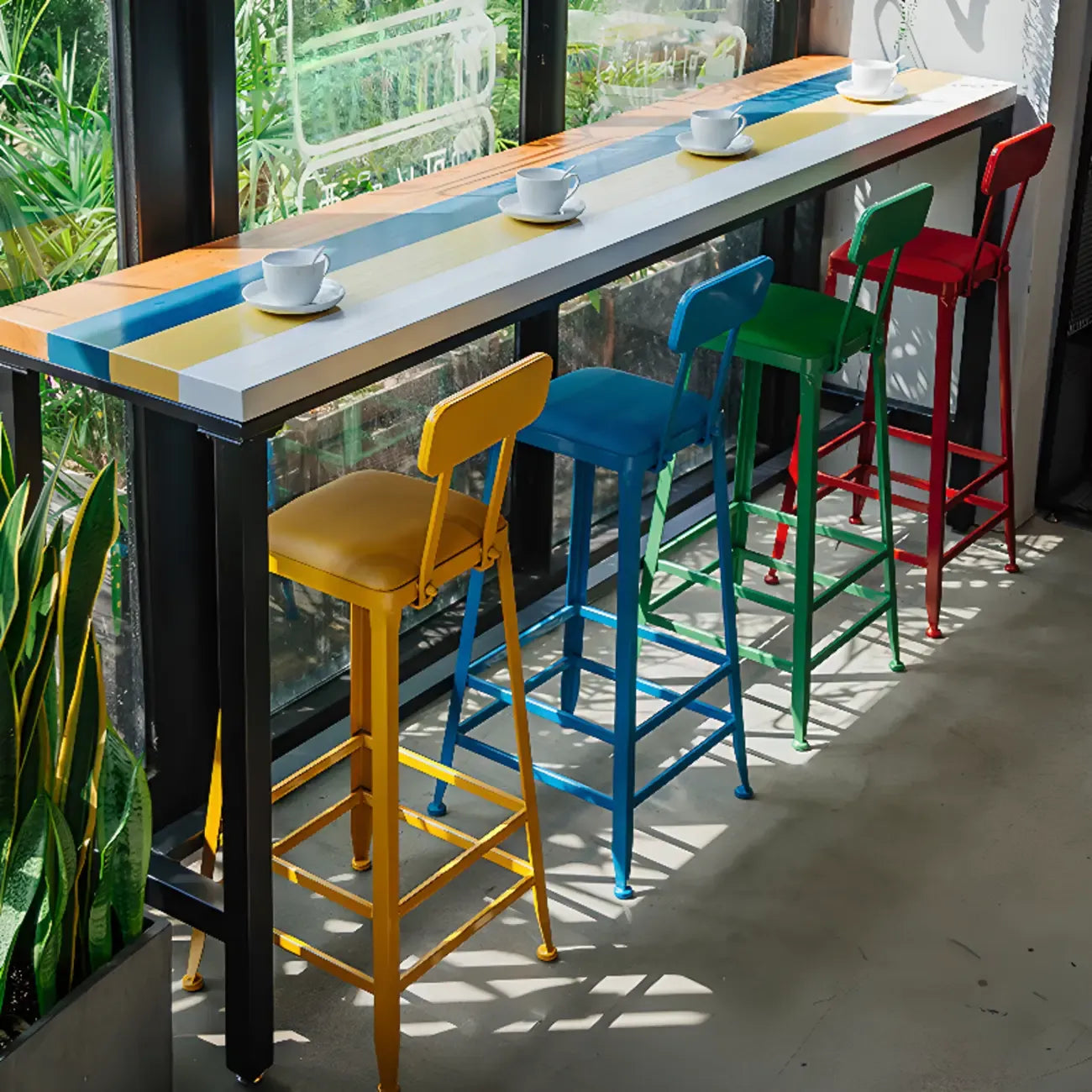 Tables de bar modernes en bois coloré avec plateau fixe et repose-pieds