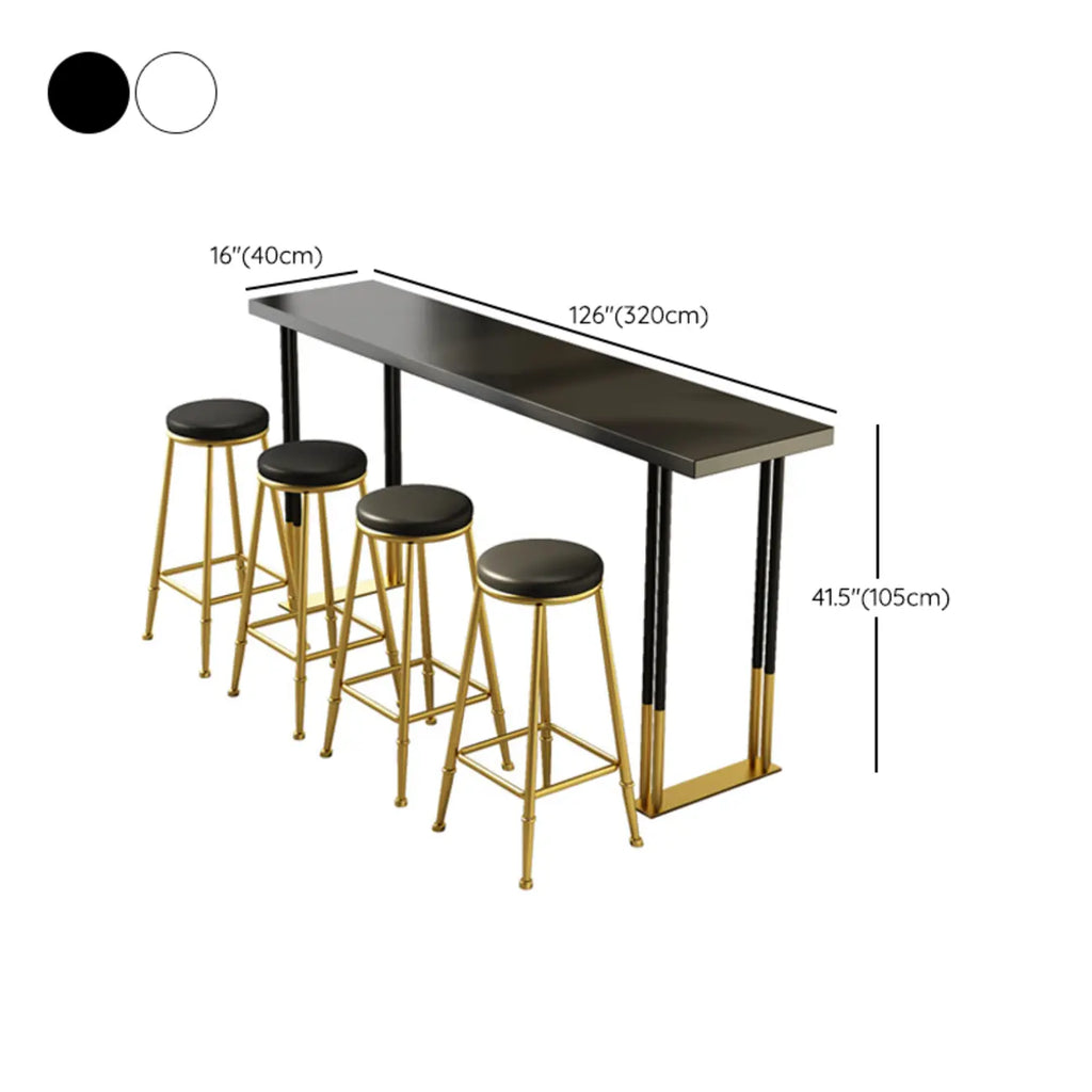 Table de bar élégante avec plateau en bois et piètement en métal pour la cuisine