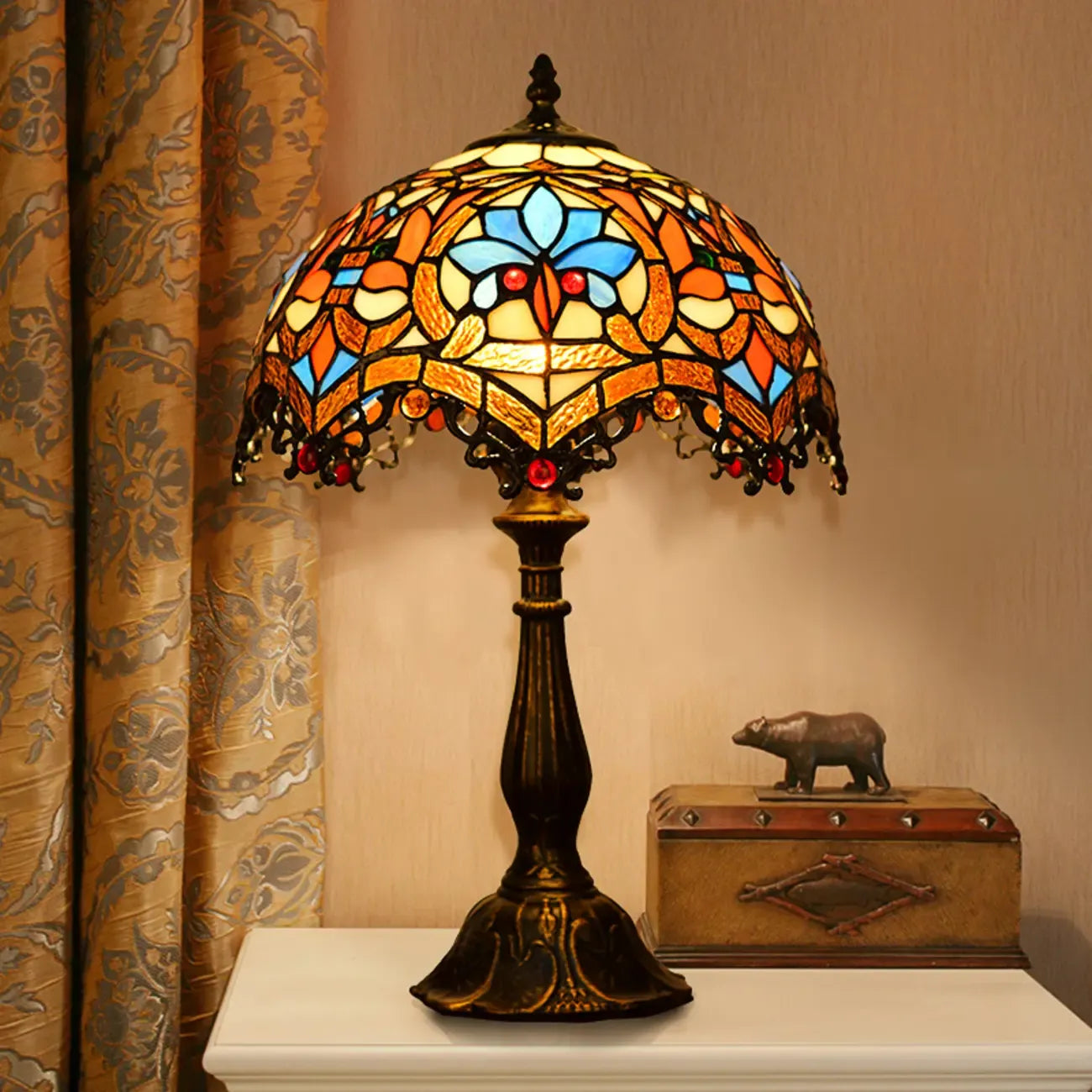 Lampe de table vintage HomeyFad en bronze avec dôme en vitrail.