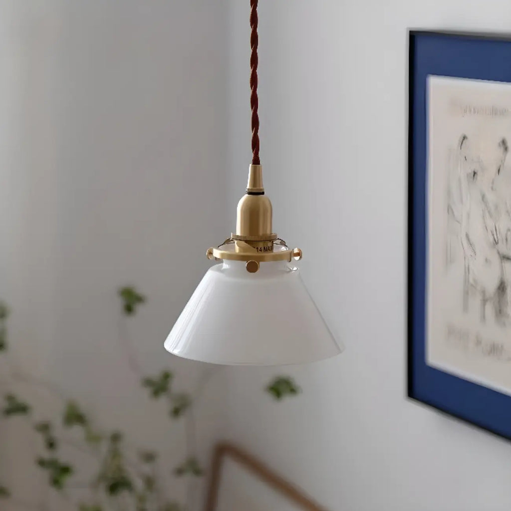 Suspension minimaliste conique en verre transparent et laiton