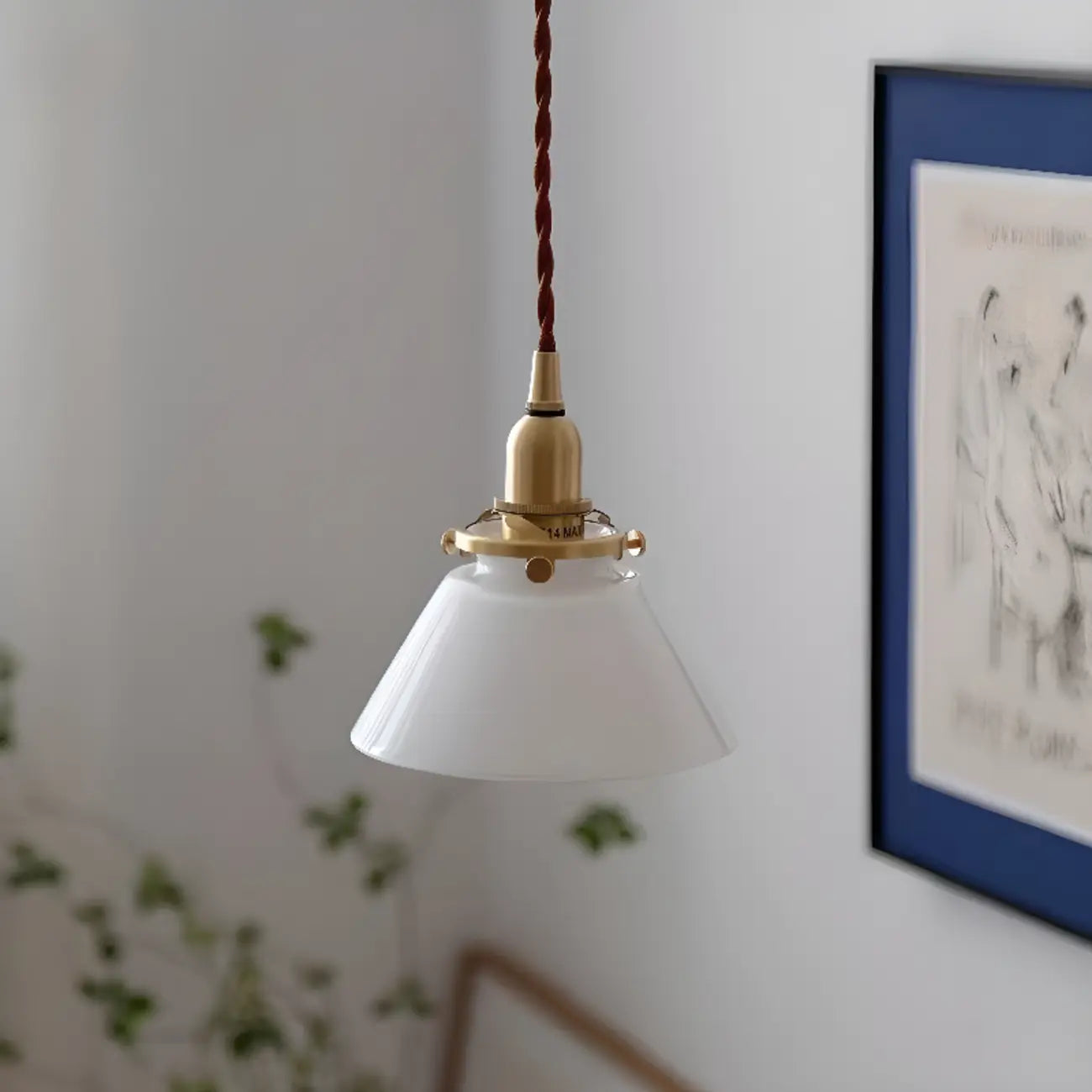 Suspension minimaliste conique en verre transparent et laiton