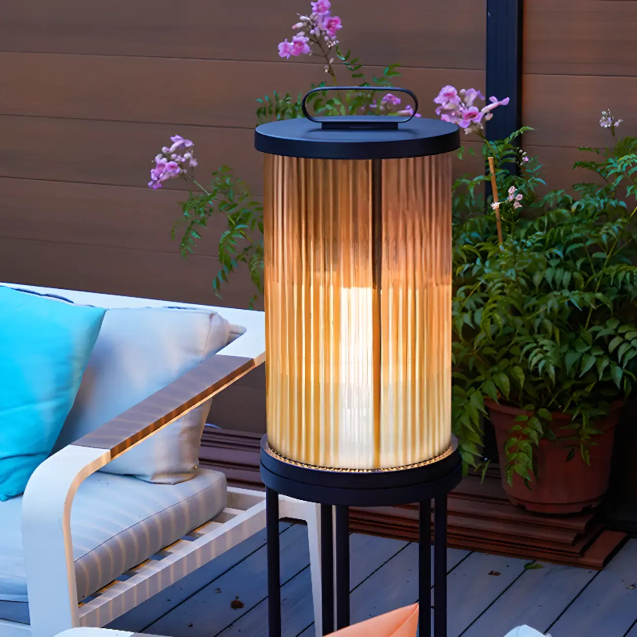 Lampe cylindrique en verre clair à grain vertical pour poteau