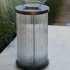 Lampe cylindrique en verre clair à grain vertical pour poteau