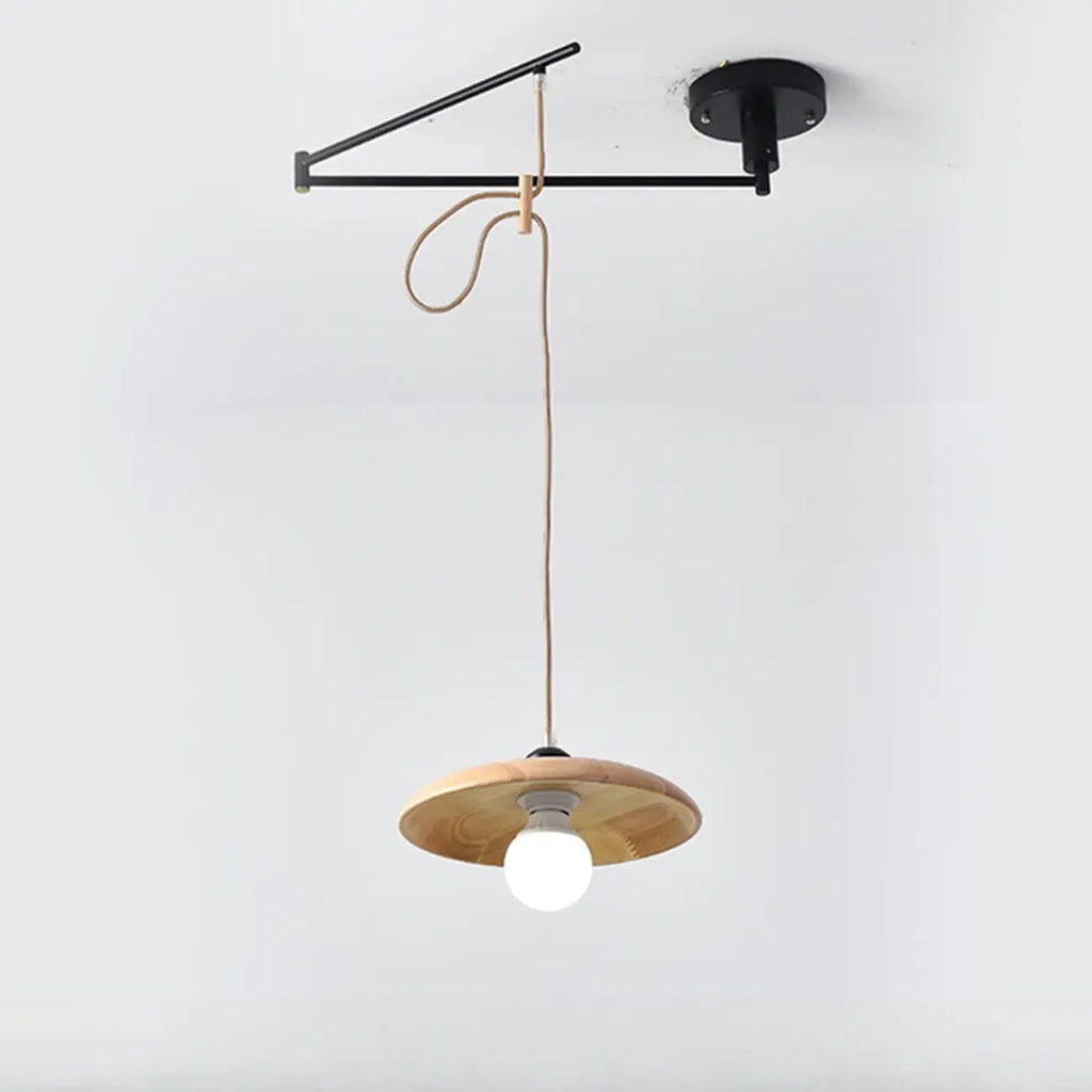 Suspension ronde moderne et flexible en bois massif et métal