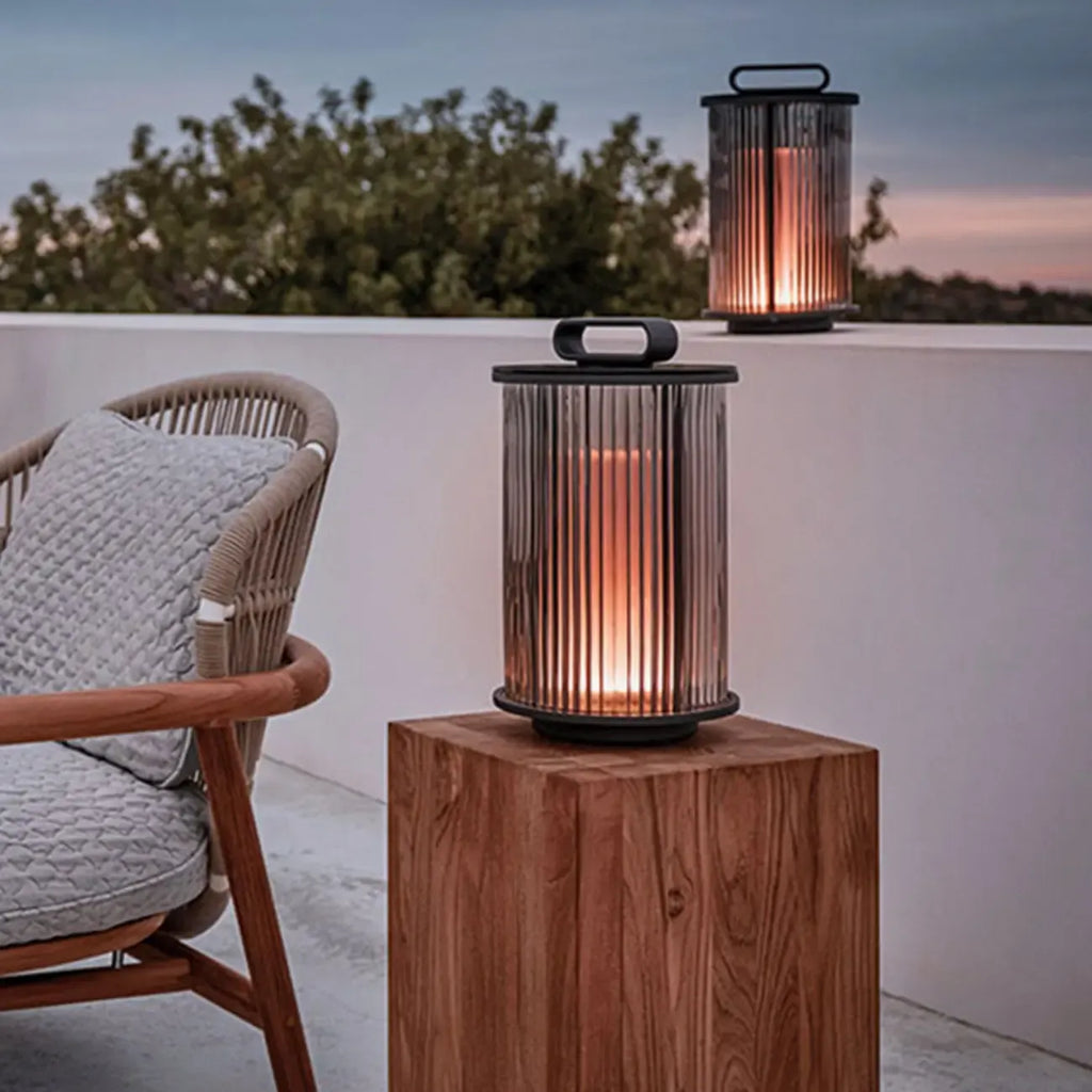 Élégants lampadaires solaires cylindriques à LED pour l'extérieur