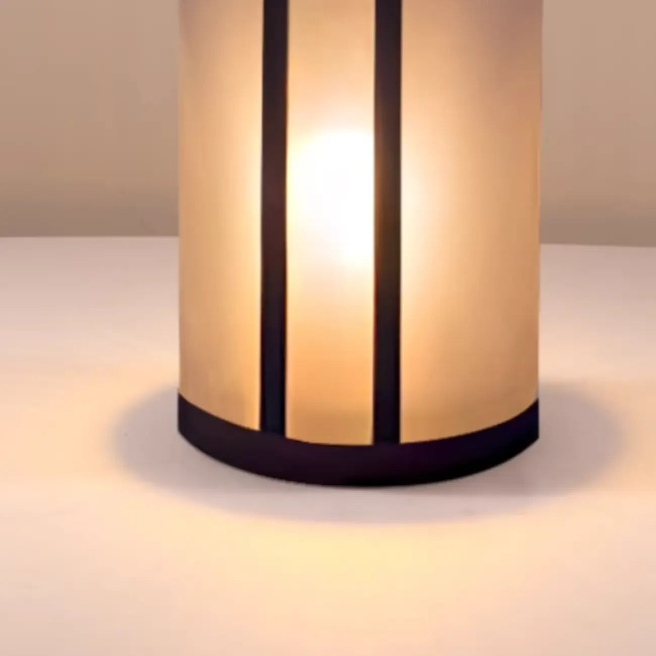 Élégants lampadaires solaires cylindriques à LED pour l'extérieur