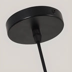 Suspension industrielle en métal noir avec dôme et chaîne.