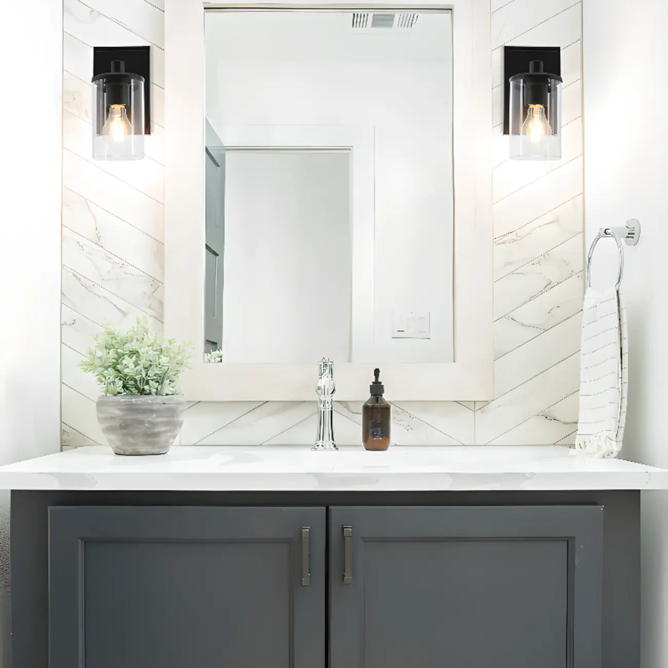 Applique da bagno a 3 luci in metallo nero e vetro trasparente cilindrico