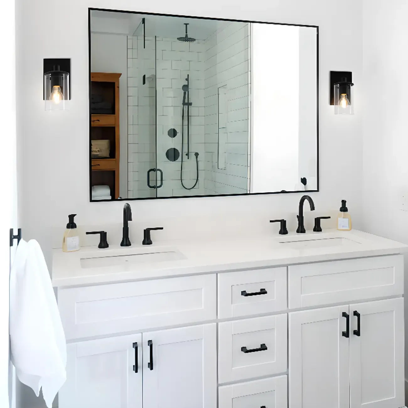 Applique da bagno a 3 luci in metallo nero e vetro trasparente cilindrico