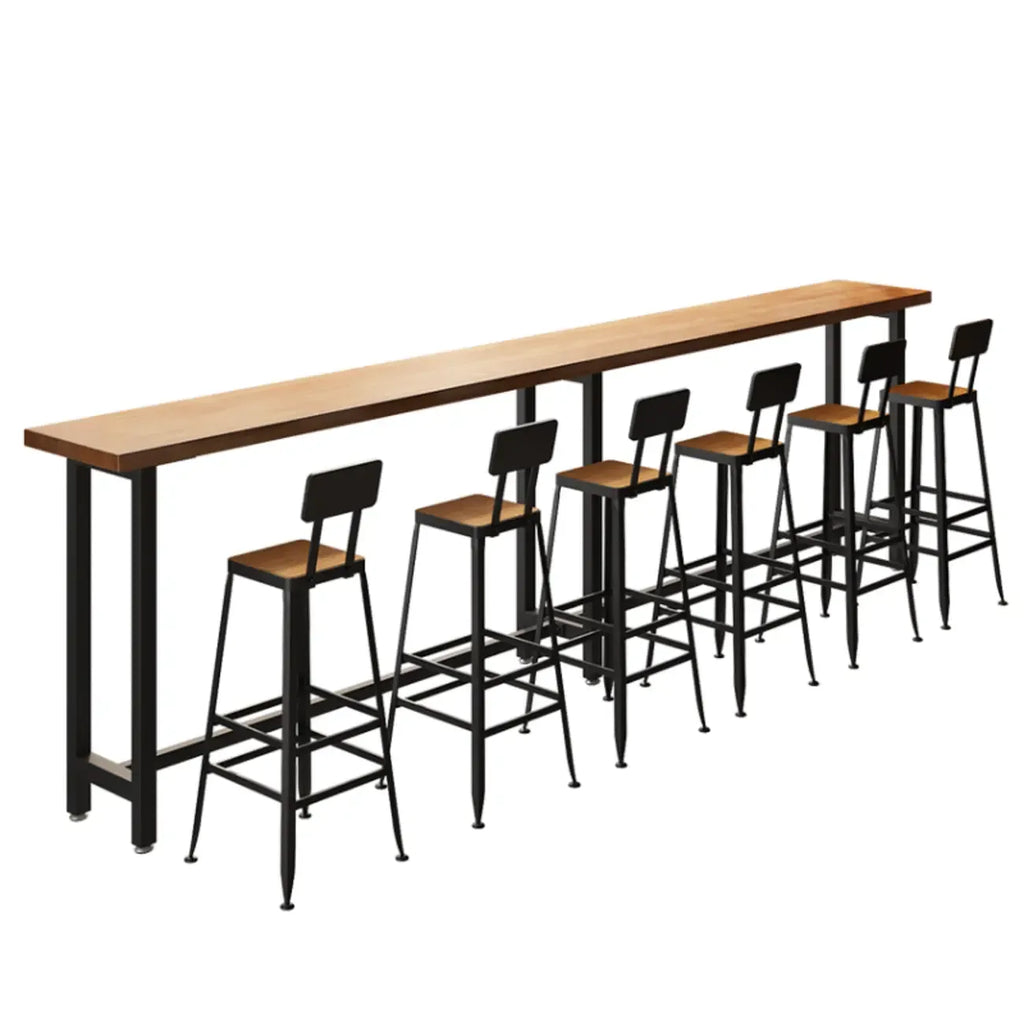 Tables de bar fixes en bois naturel avec repose-pieds