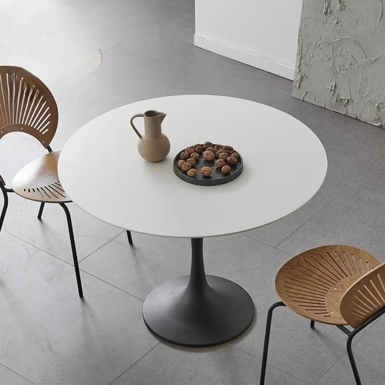 Table de salle à manger ronde décontractée en métal noir et bois