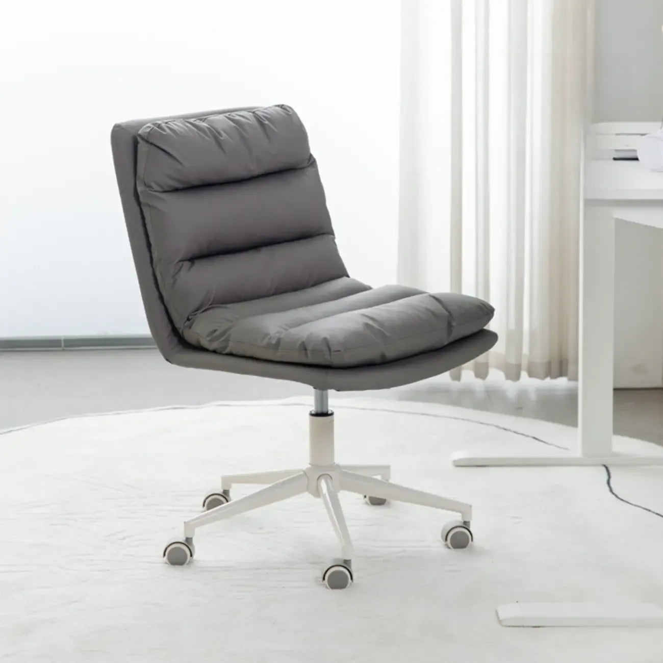Chaise de bureau réglable décontractée en cuir beige