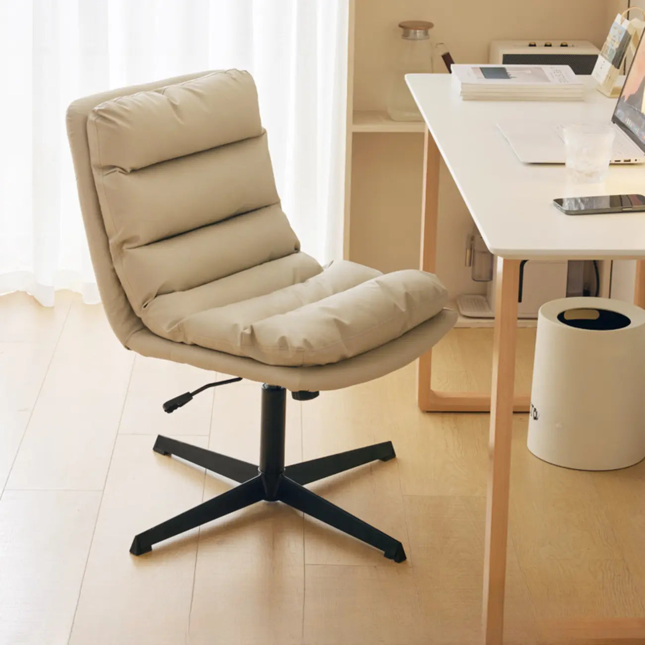 Chaise de bureau réglable décontractée en cuir beige