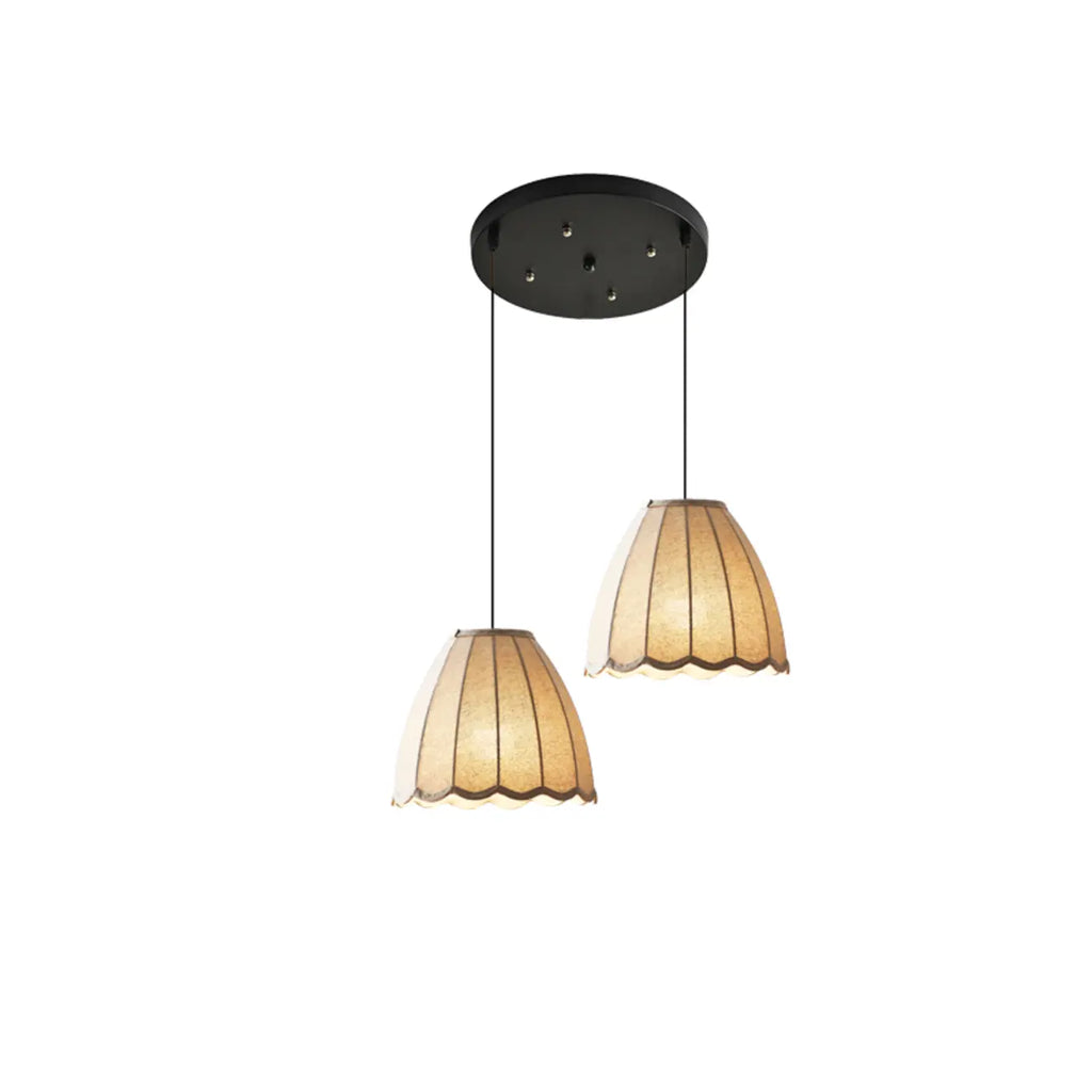 Suspension en tissu beige en forme de cloche