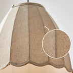 Suspension en tissu beige en forme de cloche