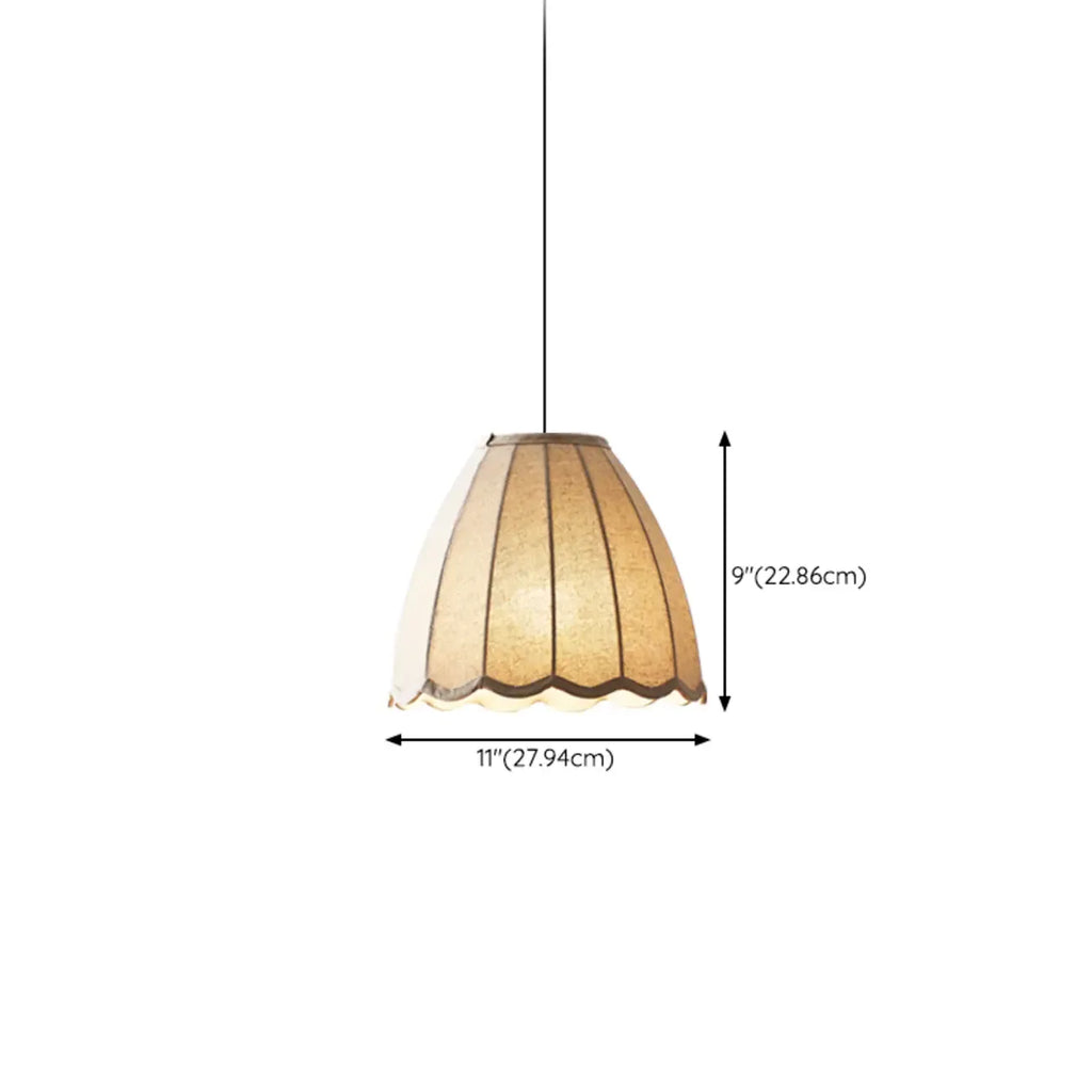 Suspension en tissu beige en forme de cloche