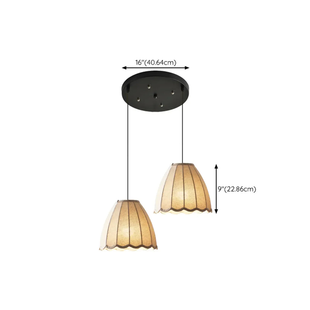Suspension en tissu beige en forme de cloche