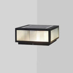 Lampes solaires carrées noires pour poteaux d'extérieur en métal