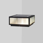 Lampes solaires carrées noires pour poteaux d'extérieur en métal