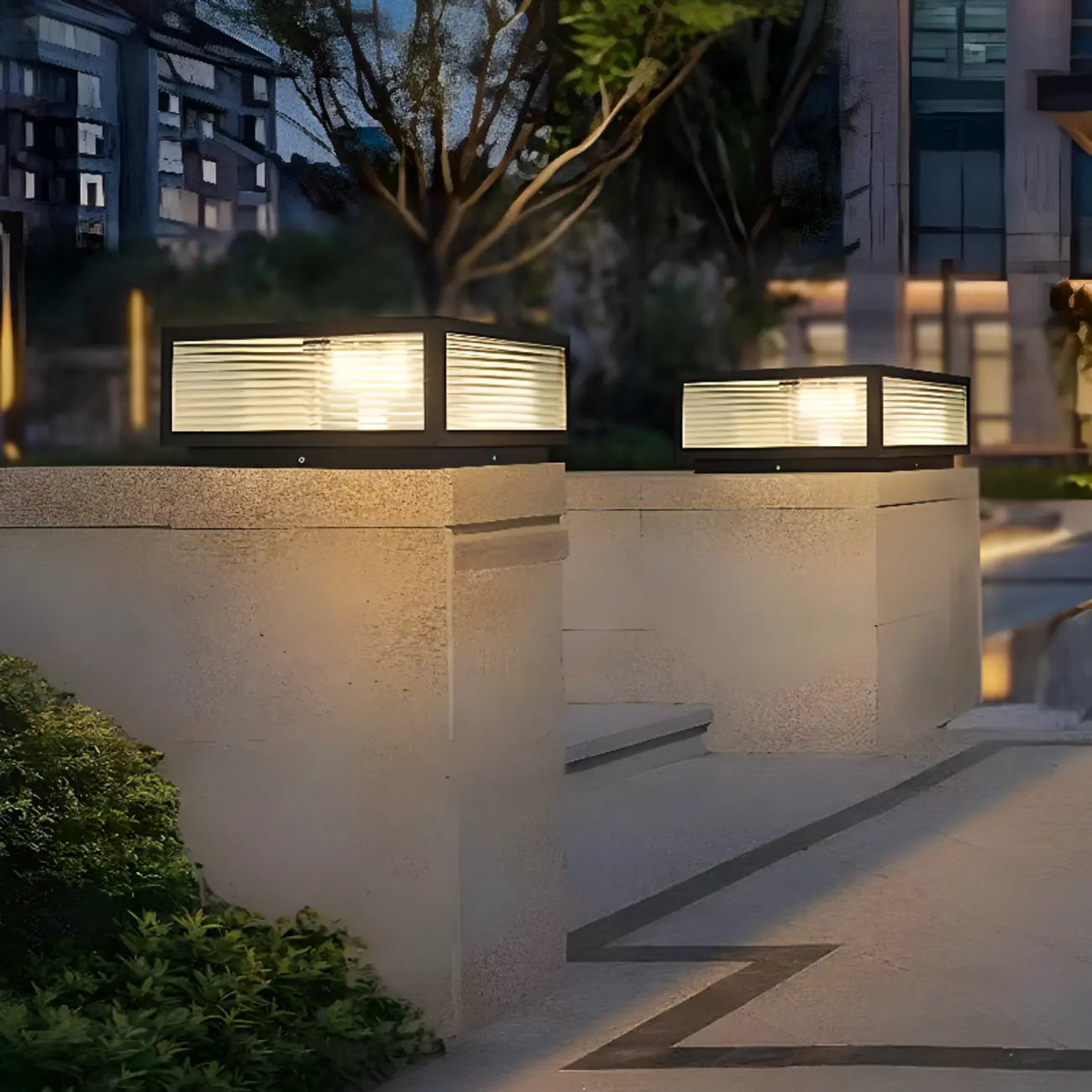 Lampes solaires carrées noires pour poteaux d'extérieur en métal