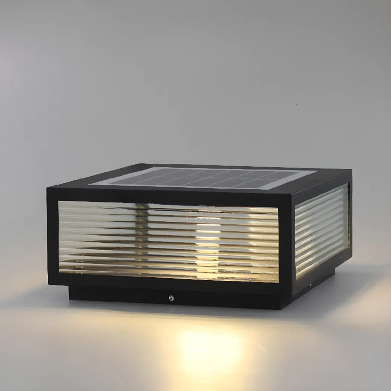 Lampes solaires carrées noires pour poteaux d'extérieur en métal