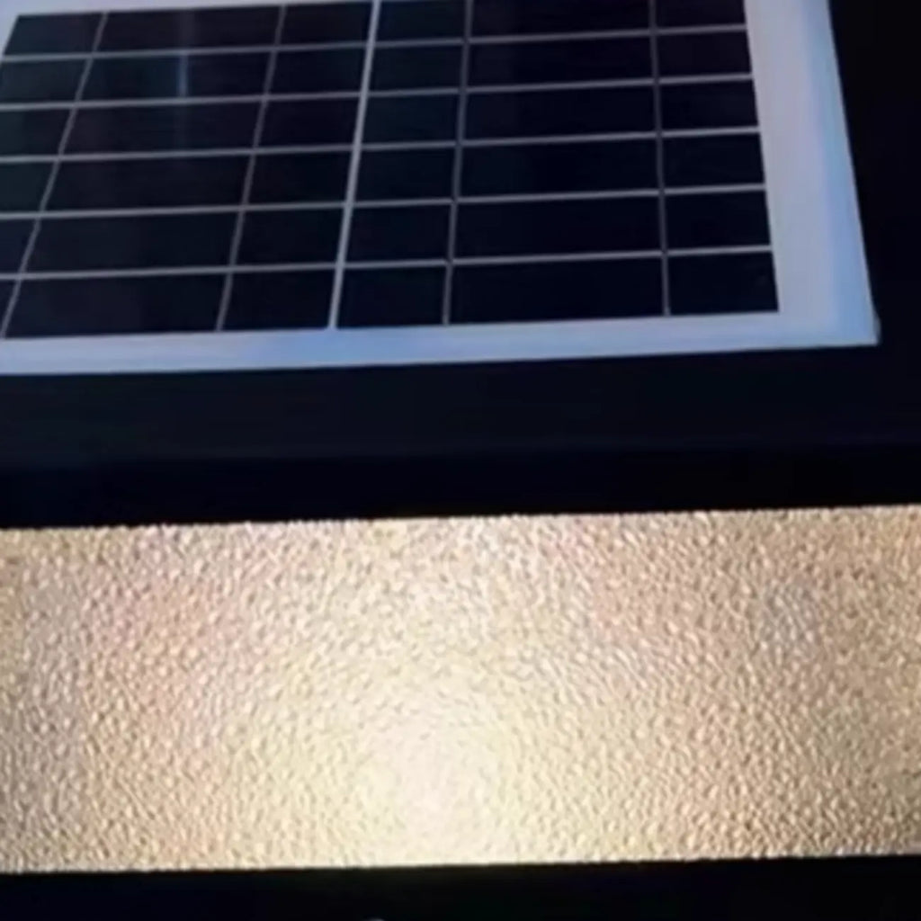 Lampes solaires carrées noires pour poteaux d'extérieur en métal