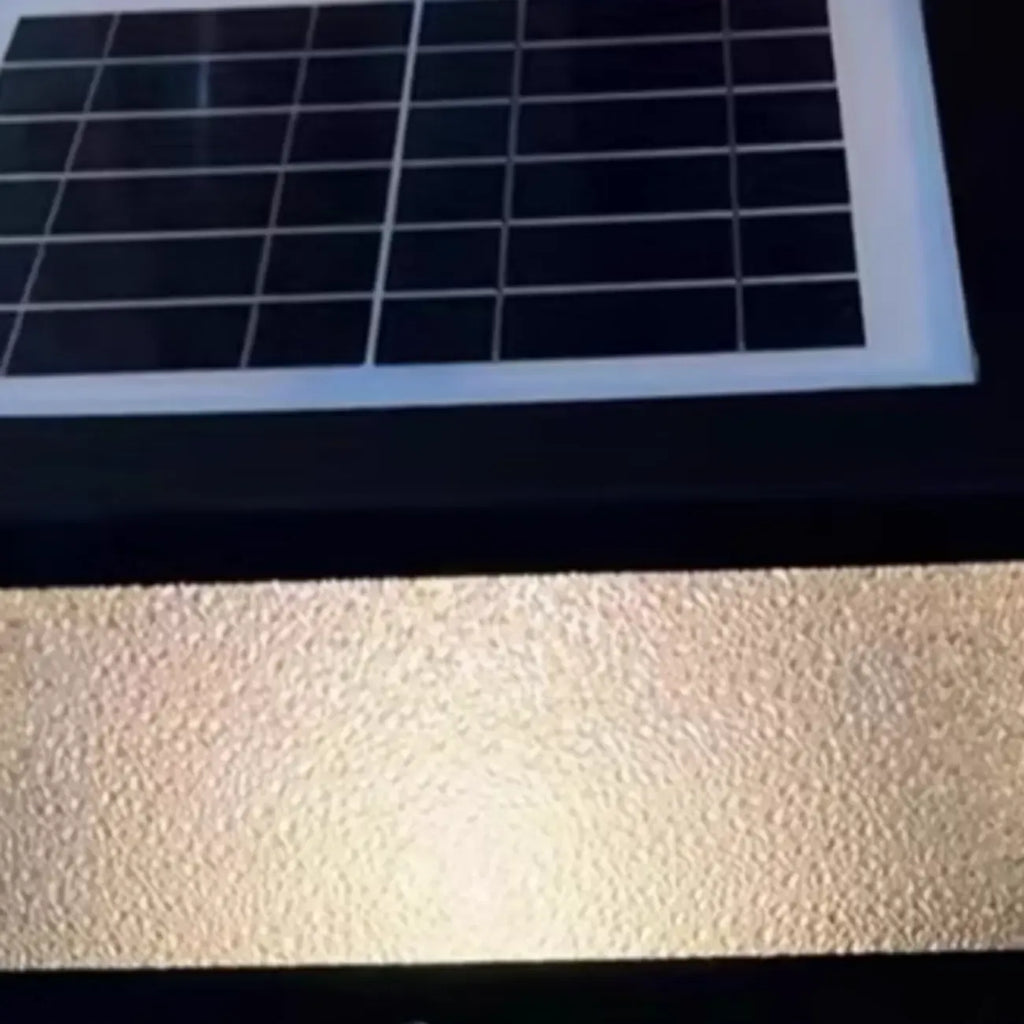 Lampes solaires carrées noires pour poteaux d'extérieur en métal